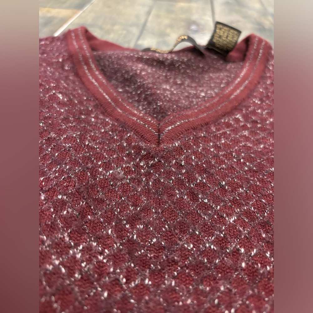 Bachrach Size Large V Neck Maroon Sweater Made in Italy Wool Blend - Picture 8 of 10